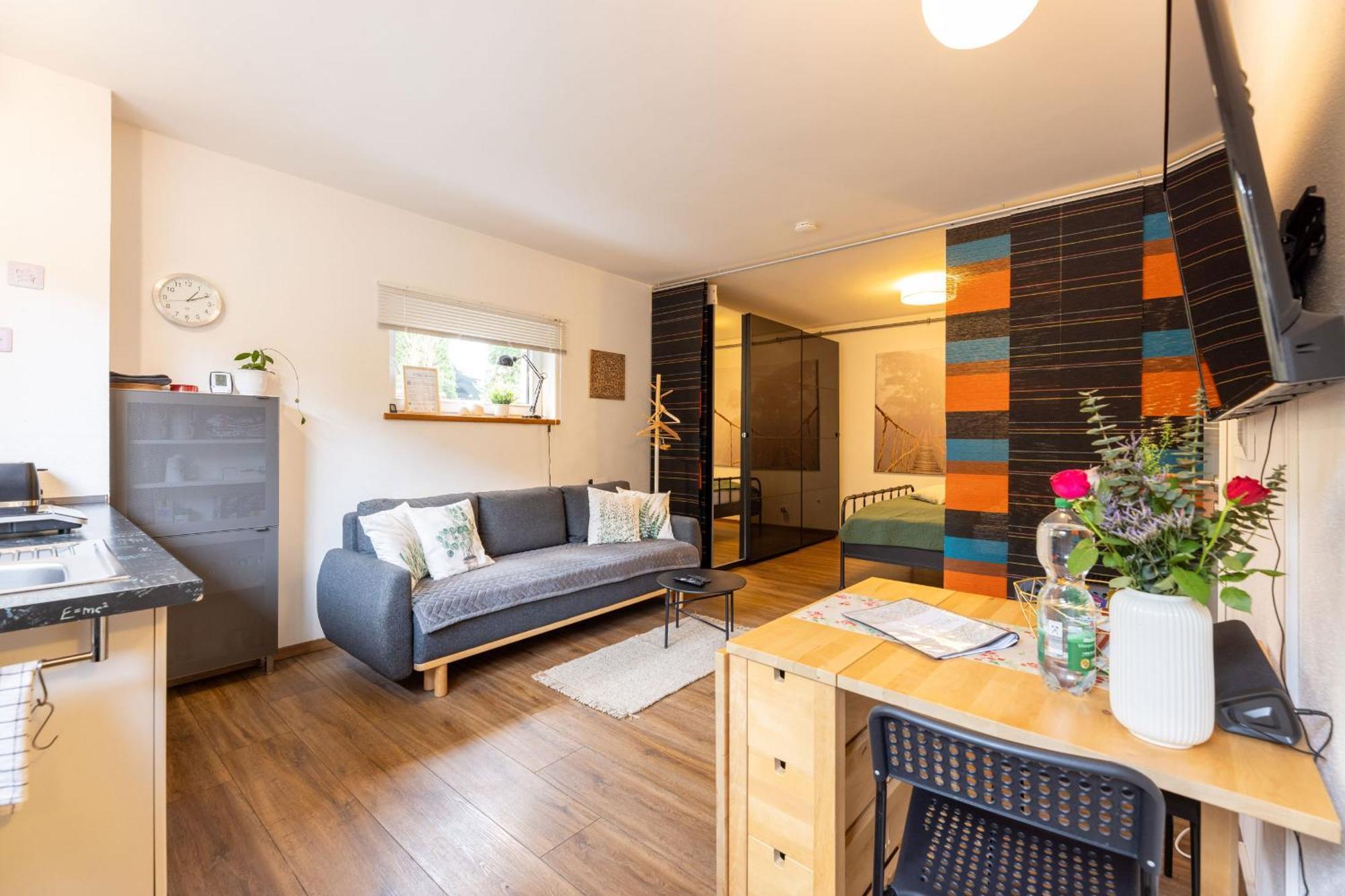 Ideal Fuer Kurze Aufenthalte - Gemuetliches 1-Zimmer-Apartment Adelsdorf Ngoại thất bức ảnh