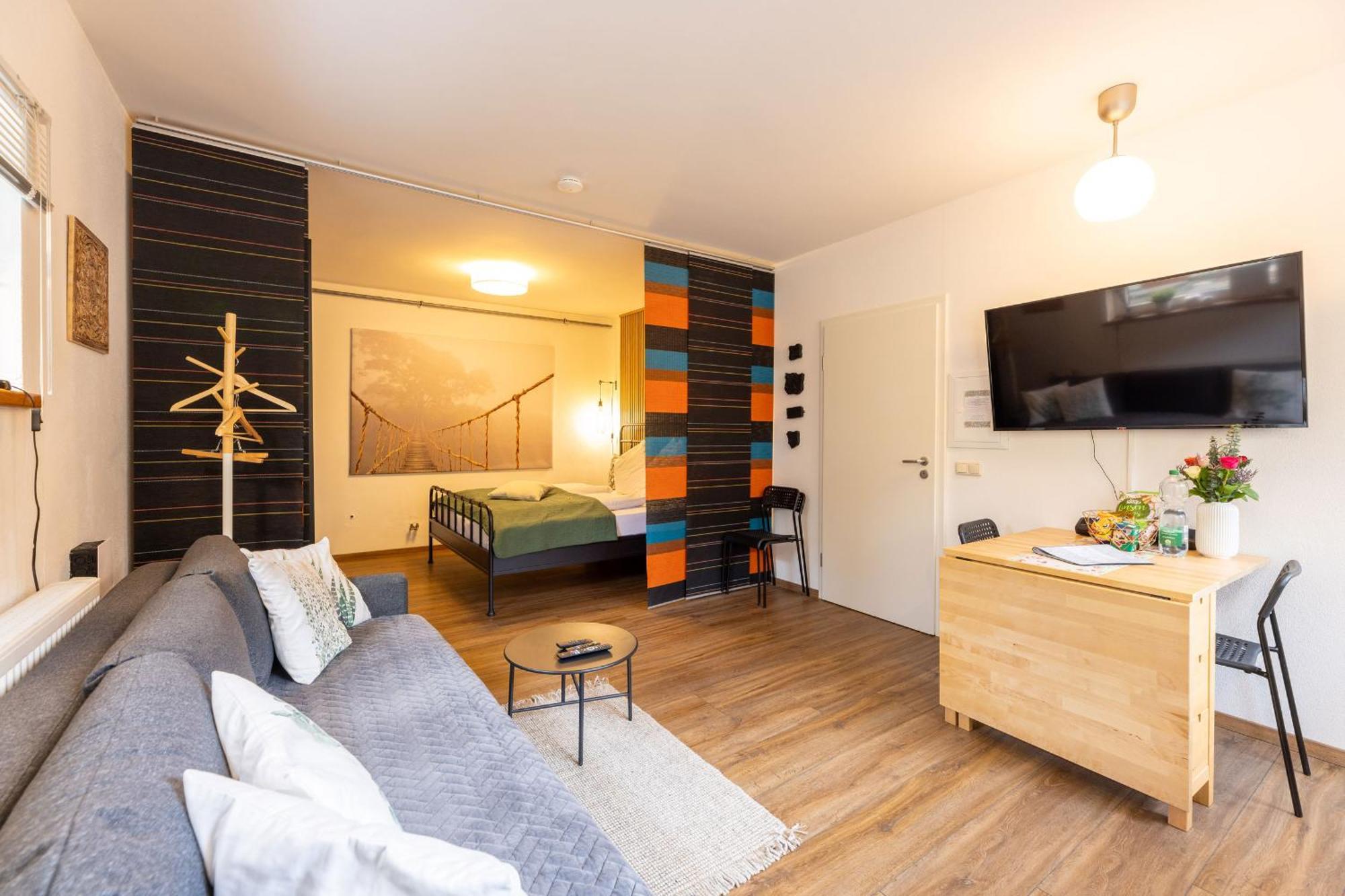 Ideal Fuer Kurze Aufenthalte - Gemuetliches 1-Zimmer-Apartment Adelsdorf Ngoại thất bức ảnh
