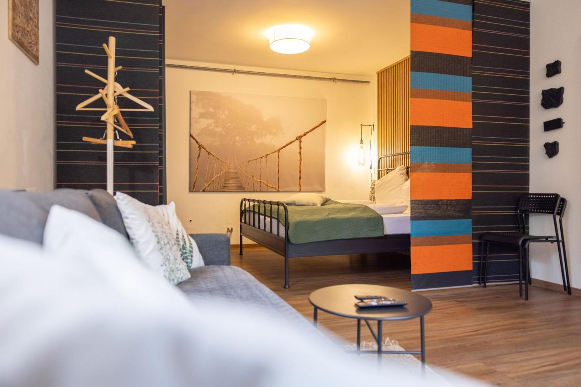 Ideal Fuer Kurze Aufenthalte - Gemuetliches 1-Zimmer-Apartment Adelsdorf Ngoại thất bức ảnh